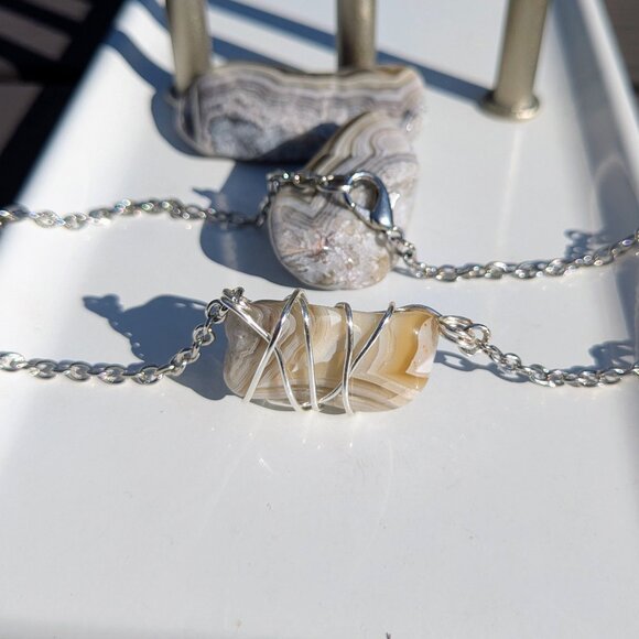 Handmade Jewelry - Mexican Lace Agate Wire Wrap Necklace